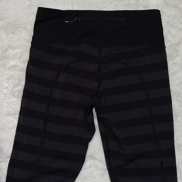 Lululemon black & gray stripe athletic crop leggings womens sz 4 - Picture 7 of 10